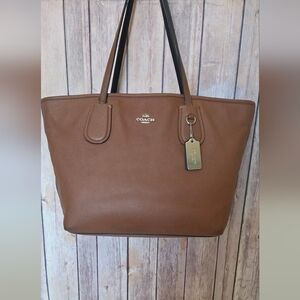 Coach Leather Tote Bag 2 Hangtags Included